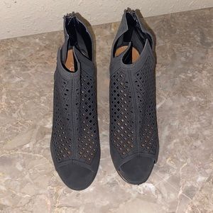 Size 7 1/2 Sugar booties